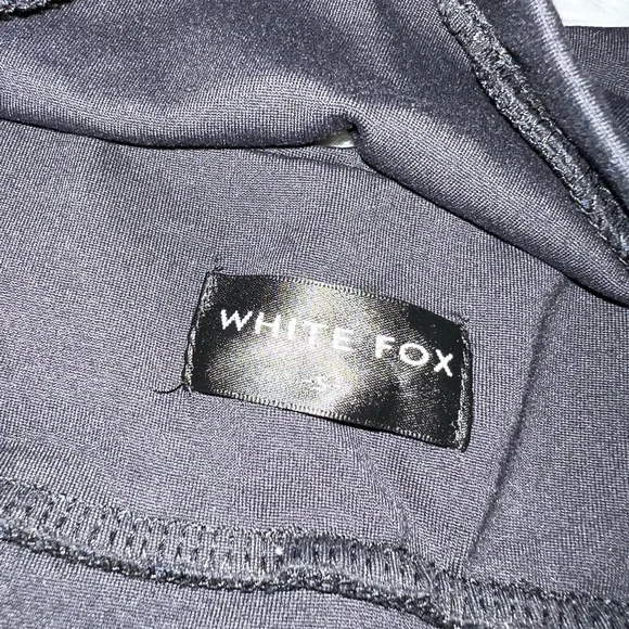 White fox sports bra - Picture 4 of 7